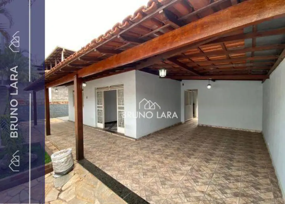 Foto 1 de Casa com 2 quartos à venda, 360m2 em Sarzedo - MG