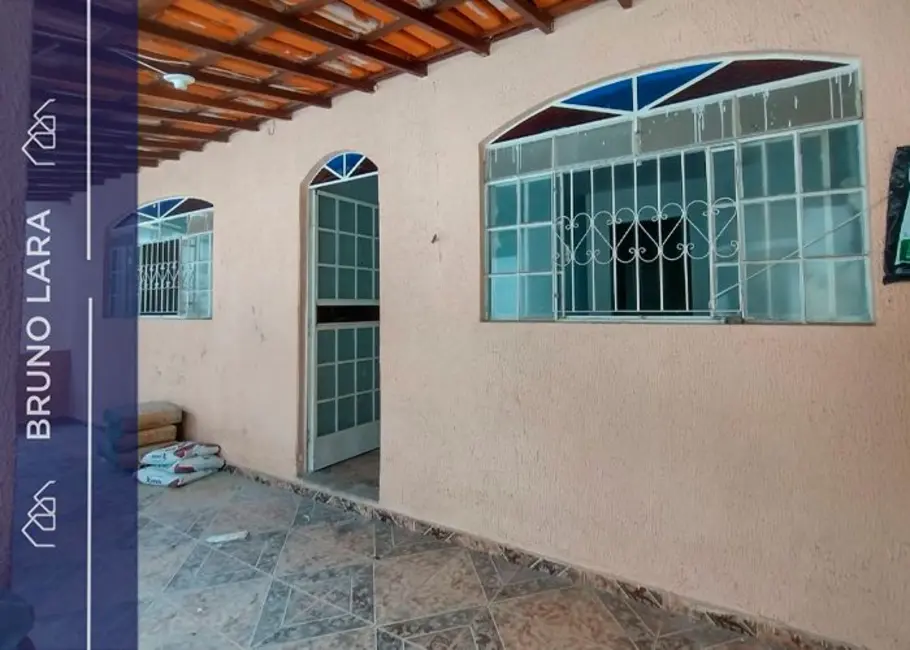 Foto 1 de Casa com 2 quartos para alugar, 160m2 em Igarape - MG