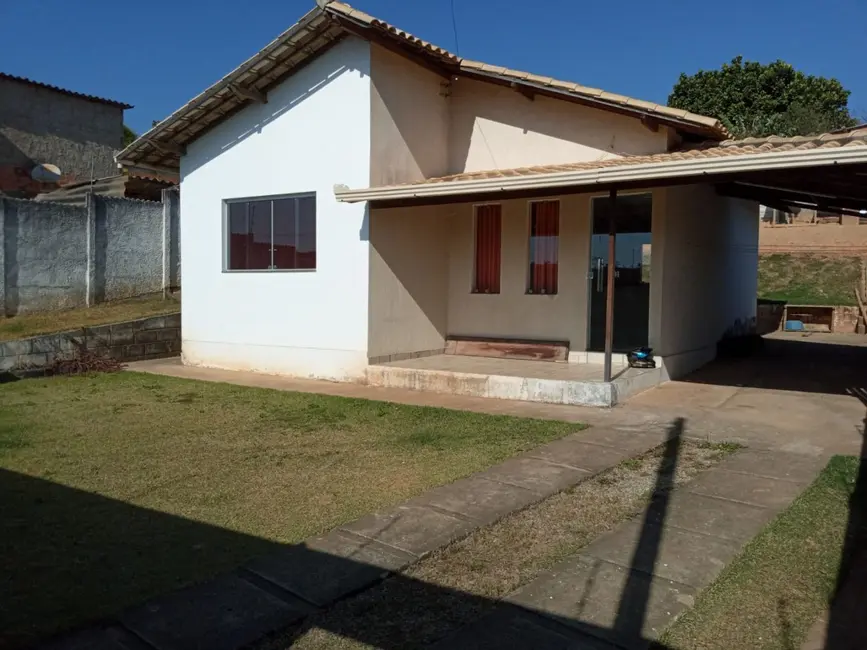 Casa com 2 quartos para alugar, 360m2 em Igarape - MG - imagem 2 Foto 2 de Casa com 2 quartos para alugar, 360m2 em Igarape - MG