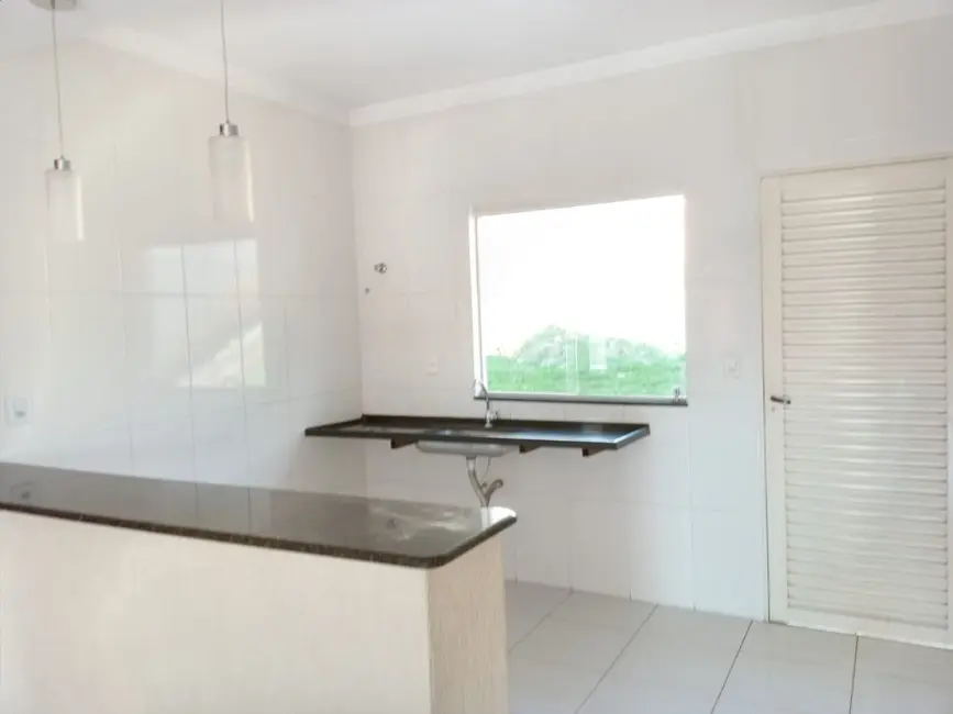 Casa com 2 quartos para alugar, 360m2 em Igarape - MG - imagem 8 Foto 8 de Casa com 2 quartos para alugar, 360m2 em Igarape - MG