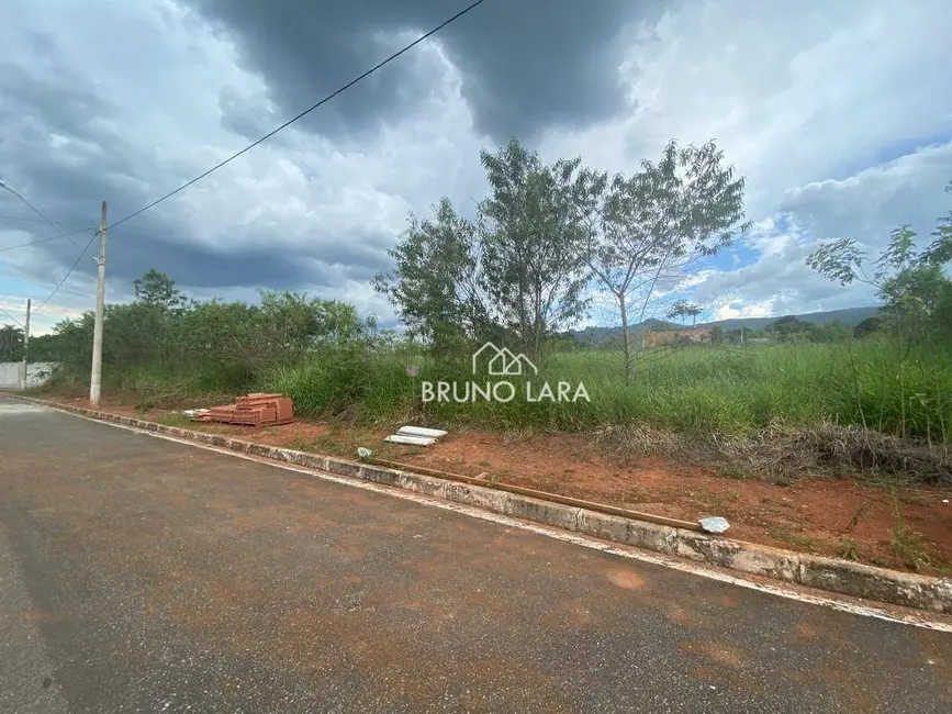 Foto 2 de Terreno / Lote à venda, 360m2 em Igarape - MG