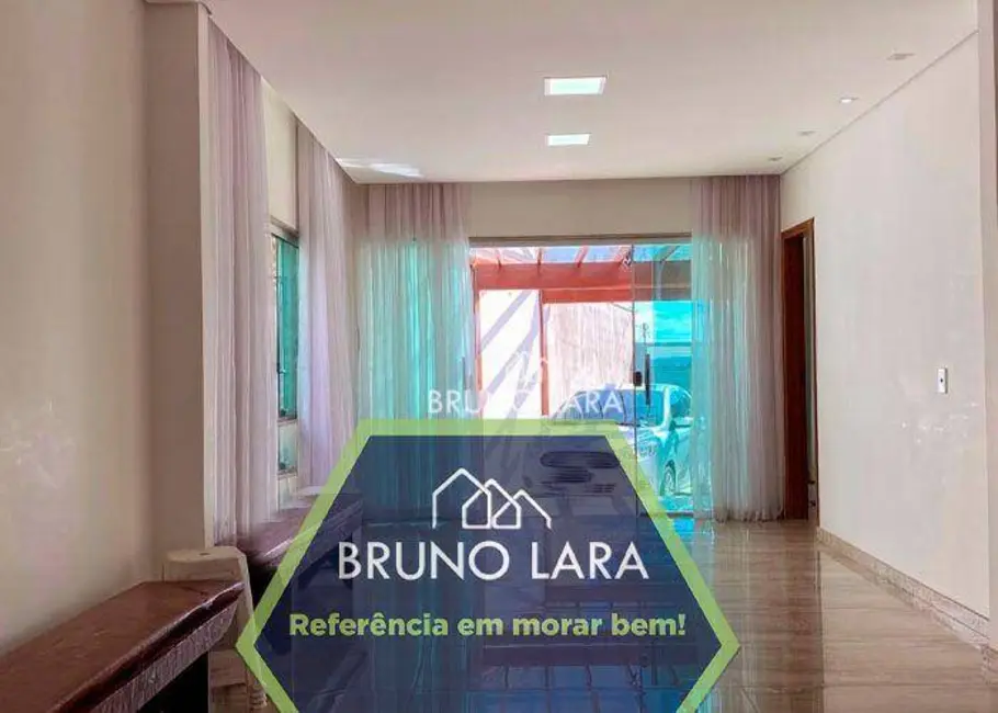 Foto 1 de Casa com 3 quartos à venda, 240m2 em Igarape - MG