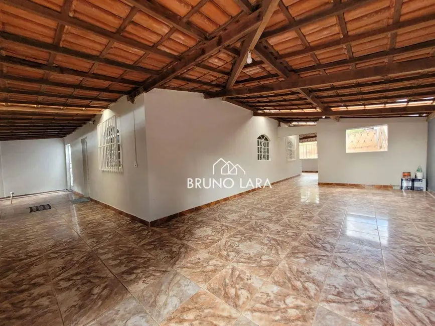 Foto 1 de Casa com 3 quartos para alugar, 360m2 em Igarape - MG