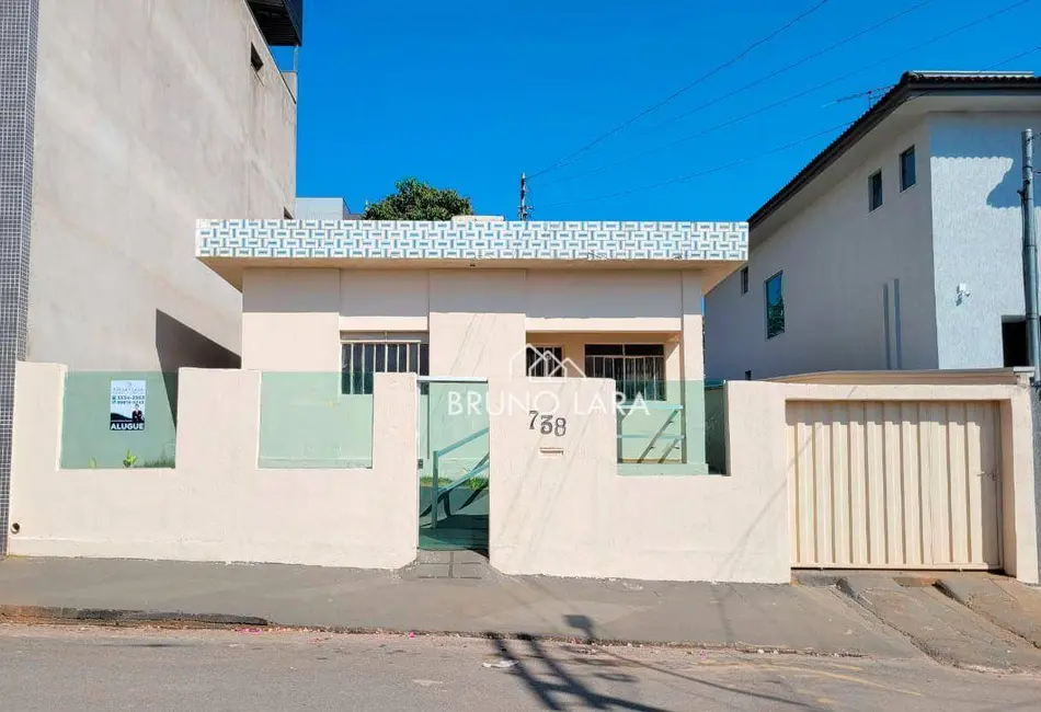 Casa com 3 quartos para alugar, 360m2 em Centro, Igarape - MG - imagem 2 Foto 2 de Casa com 3 quartos para alugar, 360m2 em Centro, Igarape - MG