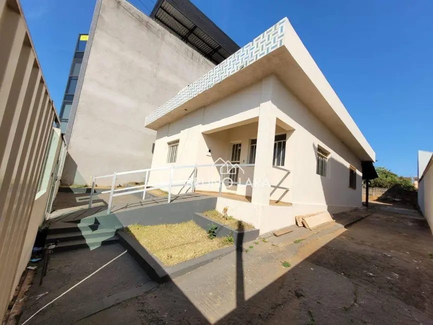 Casa com 3 quartos para alugar, 360m2 em Centro, Igarape - MG - imagem 6 Foto 6 de Casa com 3 quartos para alugar, 360m2 em Centro, Igarape - MG
