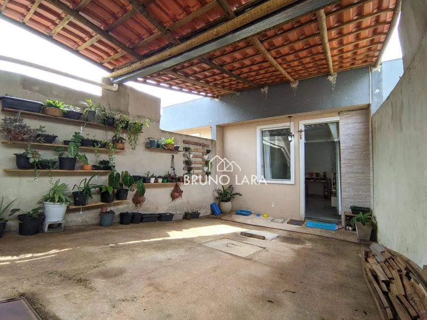 Foto 2 de Casa com 2 quartos à venda, 105m2 em Igarape - MG