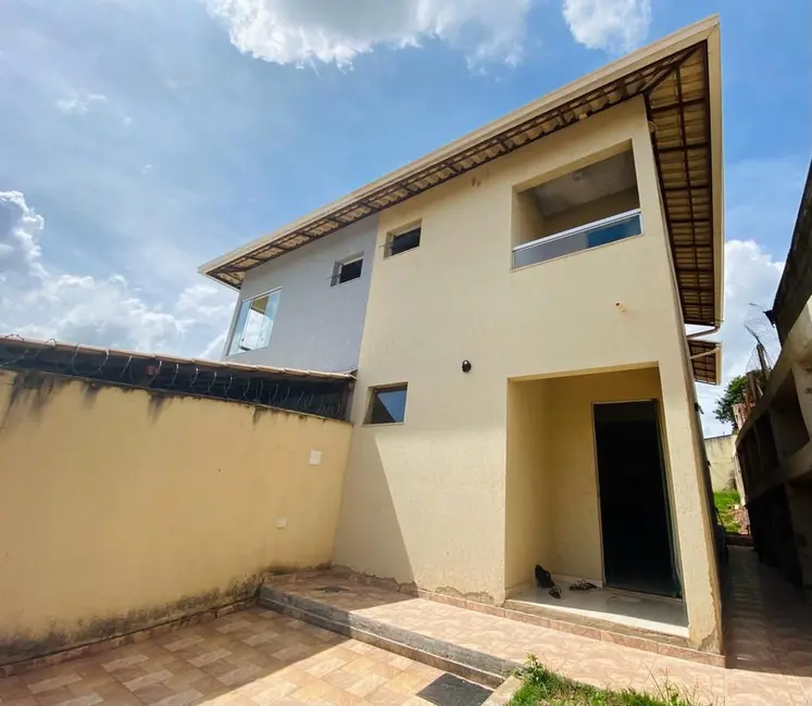 Foto 2 de Casa com 2 quartos à venda, 180m2 em Igarape - MG