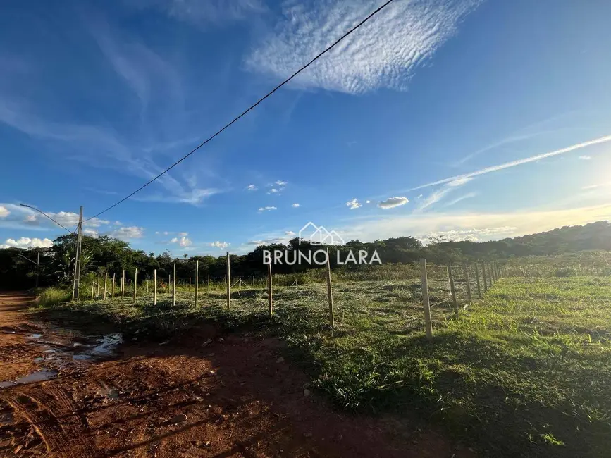 Foto 2 de Terreno / Lote à venda, 377m2 em Igarape - MG
