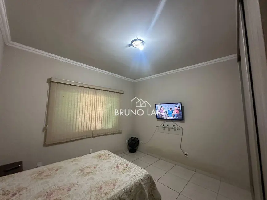 Casa com 2 quartos à venda, 1000m2 em Sao Joaquim De Bicas - MG - imagem 9 Foto 9 de Casa com 2 quartos à venda, 1000m2 em Sao Joaquim De Bicas - MG