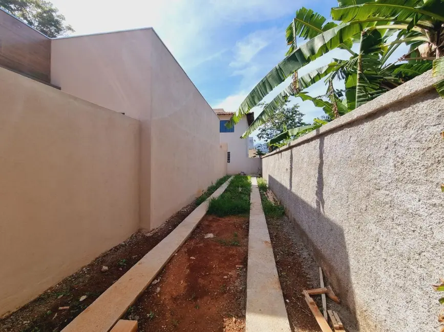 Foto 2 de Casa com 3 quartos à venda, 120m2 em Igarape - MG