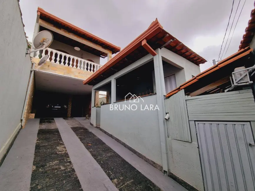 Foto 2 de Casa com 3 quartos à venda, 196m2 em Vila Cristina, Betim - MG