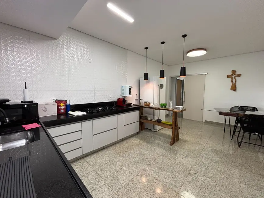 Foto 6 de Casa com 4 quartos à venda, 1000m2 em Igarape - MG