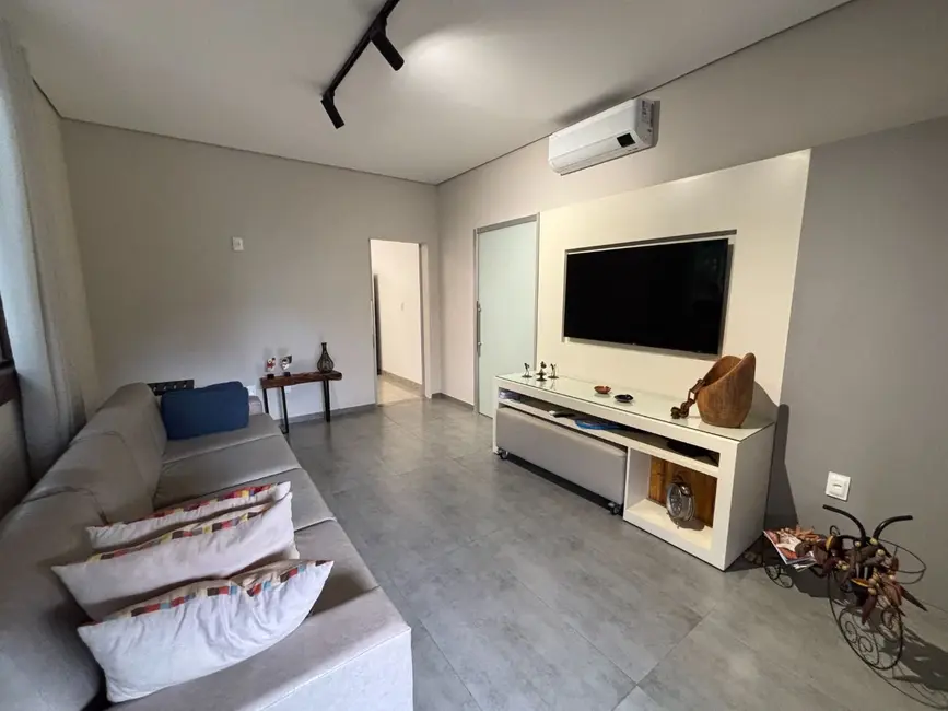 Foto 3 de Casa com 4 quartos à venda, 1000m2 em Igarape - MG