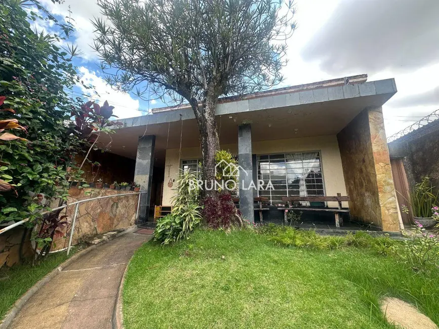 Foto 2 de Casa com 3 quartos à venda, 775m2 em Centro, Betim - MG