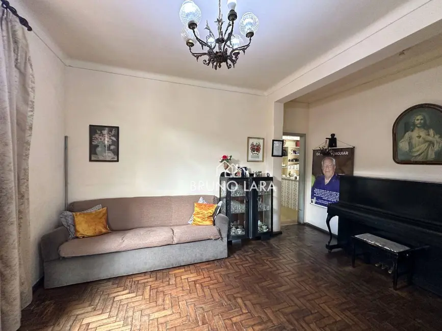 Foto 5 de Casa com 3 quartos à venda, 775m2 em Centro, Betim - MG