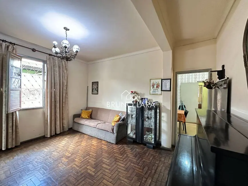 Foto 3 de Casa com 3 quartos à venda, 775m2 em Centro, Betim - MG