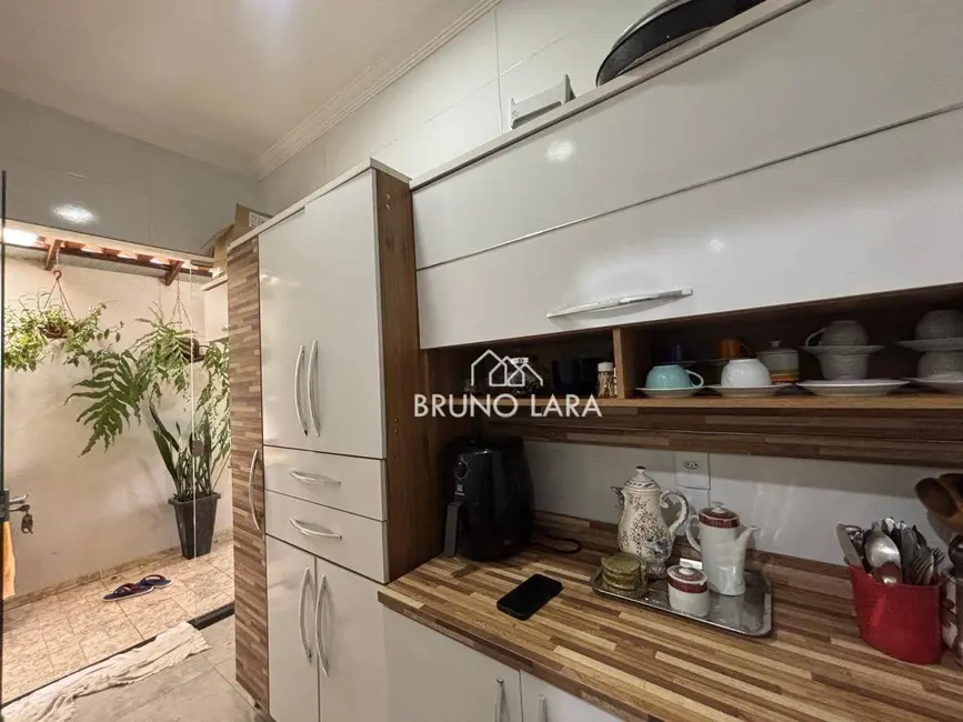 Casa com 3 quartos à venda, 180m2 em Sao Joaquim De Bicas - MG - imagem 6 Foto 6 de Casa com 3 quartos à venda, 180m2 em Sao Joaquim De Bicas - MG