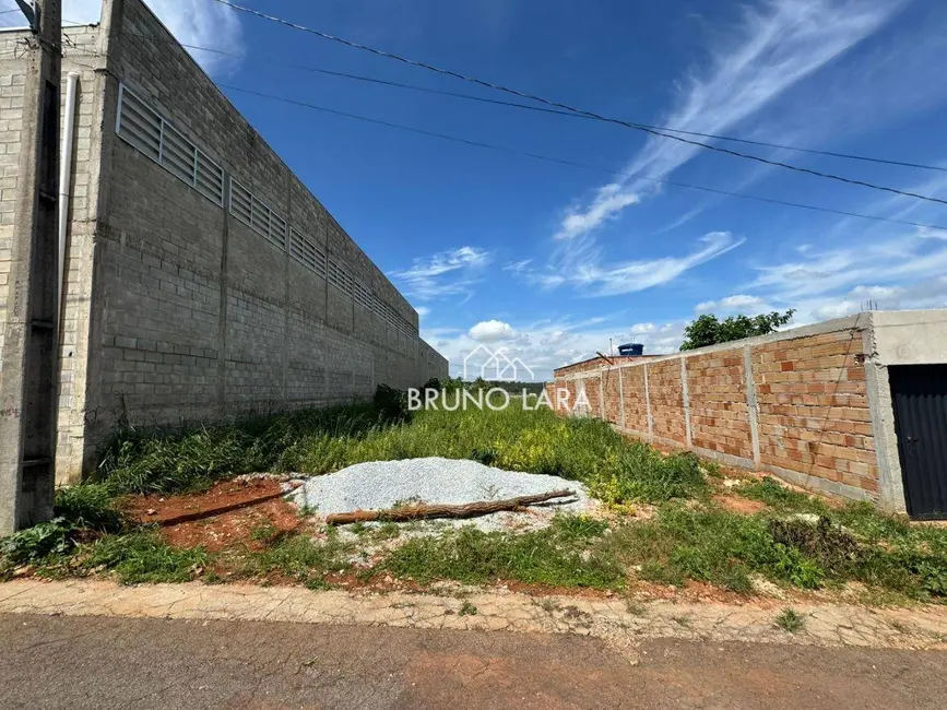 Foto 2 de Terreno / Lote à venda, 360m2 em Igarape - MG
