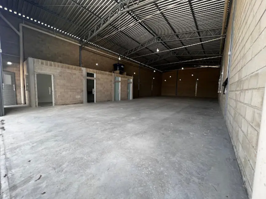 Foto 4 de Armazém / Galpão para alugar, 340m2 em Jardim das Alterosas 1ª Seção, Betim - MG