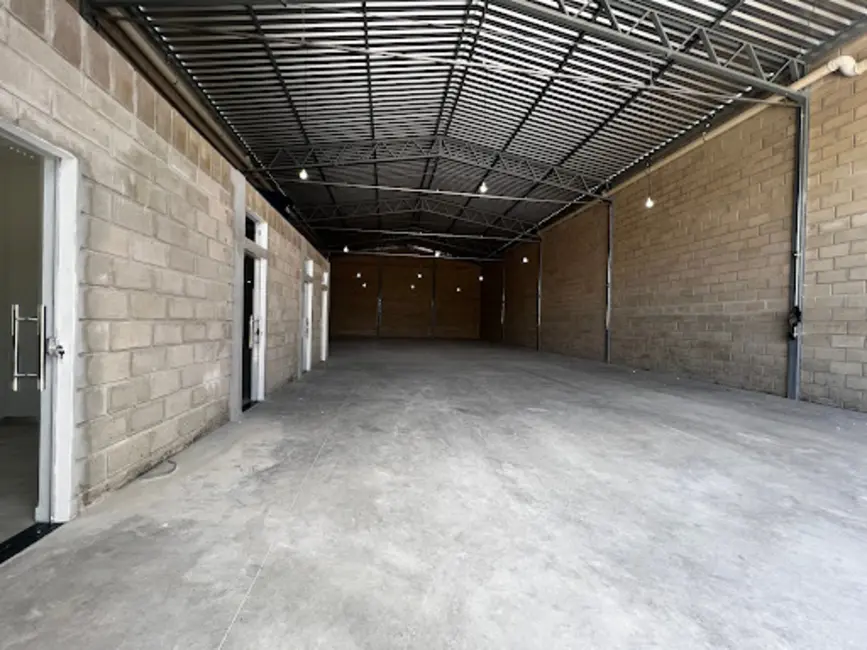 Foto 3 de Armazém / Galpão para alugar, 340m2 em Jardim das Alterosas 1ª Seção, Betim - MG