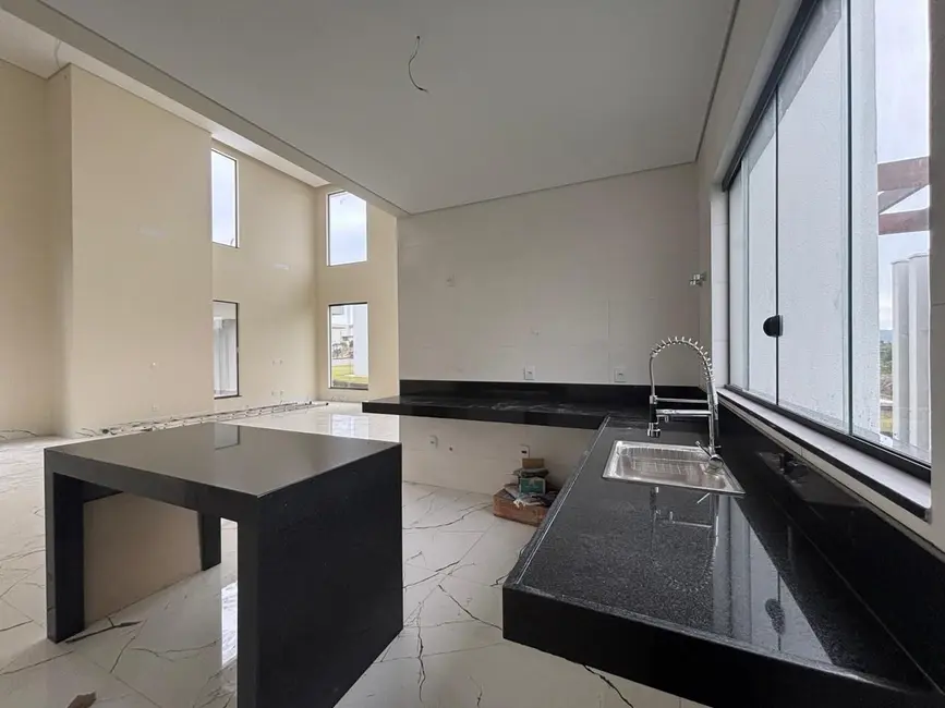 Foto 8 de Casa de Condomínio com 4 quartos à venda, 1000m2 em Igarape - MG