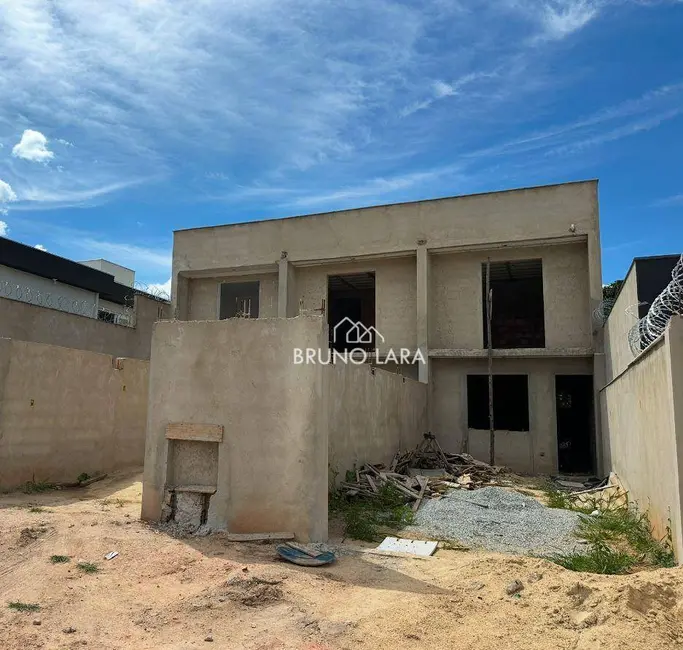 Foto 2 de Casa com 2 quartos à venda, 108m2 em Bom Retiro, Betim - MG