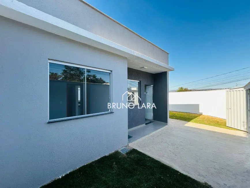 Foto 2 de Casa com 2 quartos à venda, 140m2 em Vila Verde, Betim - MG