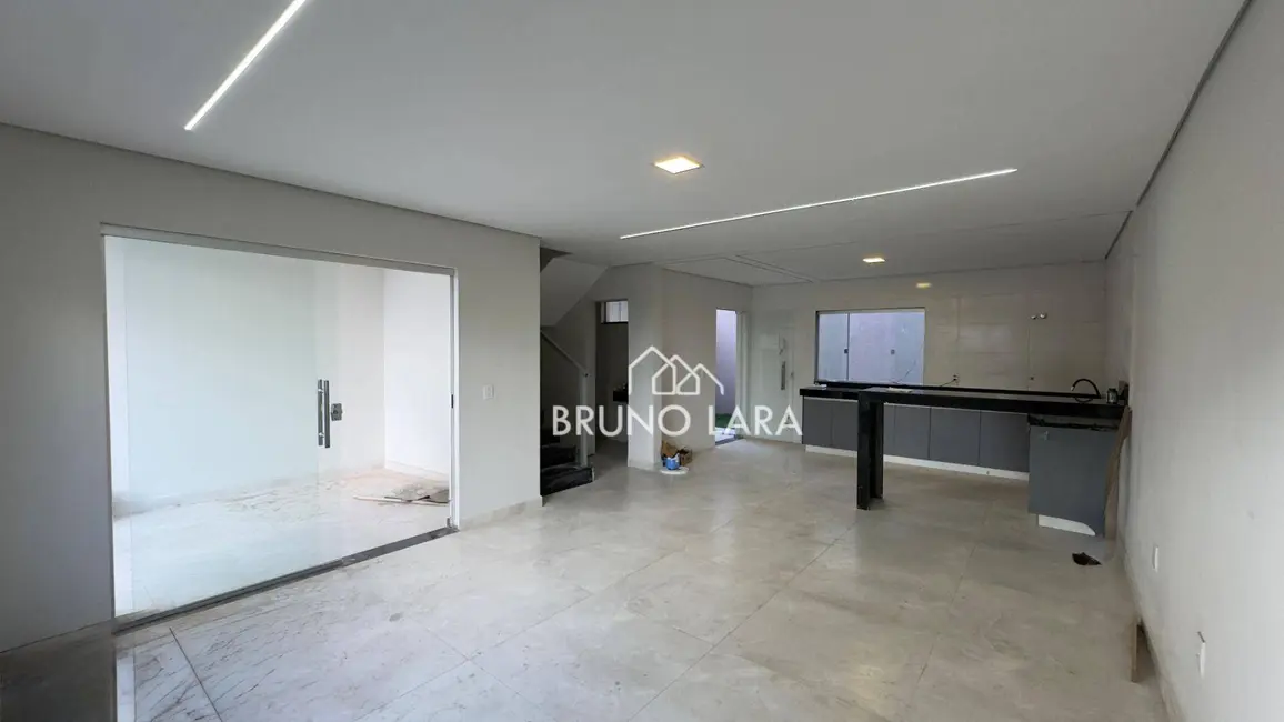 Foto 2 de Casa com 3 quartos à venda, 130m2 em Jardim Casa Branca, Betim - MG