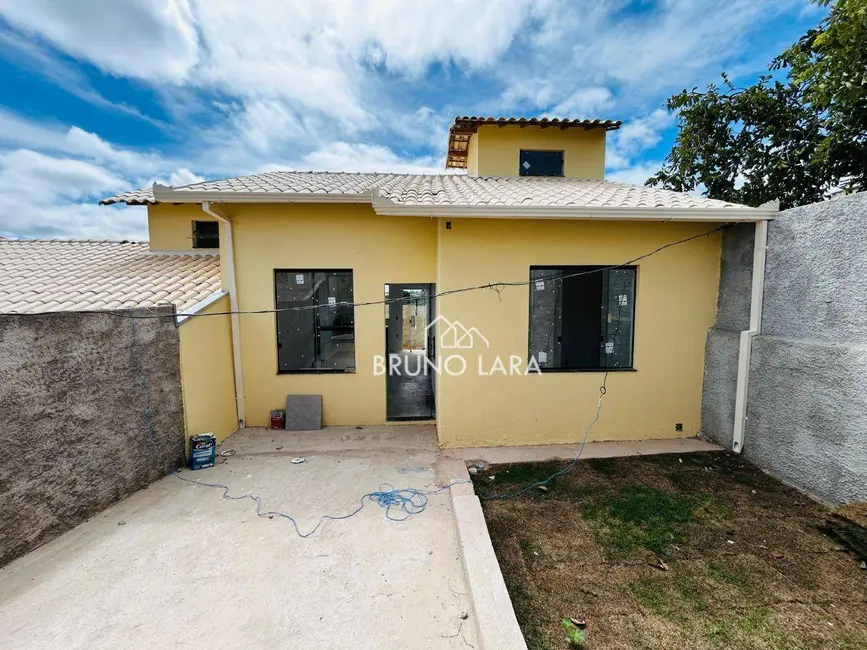 Foto 2 de Casa com 2 quartos à venda, 120m2 em Sao Joaquim De Bicas - MG