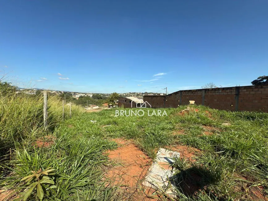 Foto 2 de Terreno / Lote à venda, 360m2 em Igarape - MG