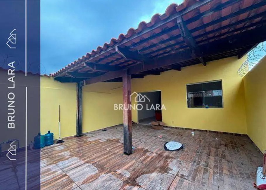 Foto 1 de Casa com 2 quartos à venda, 180m2 em Sao Joaquim De Bicas - MG