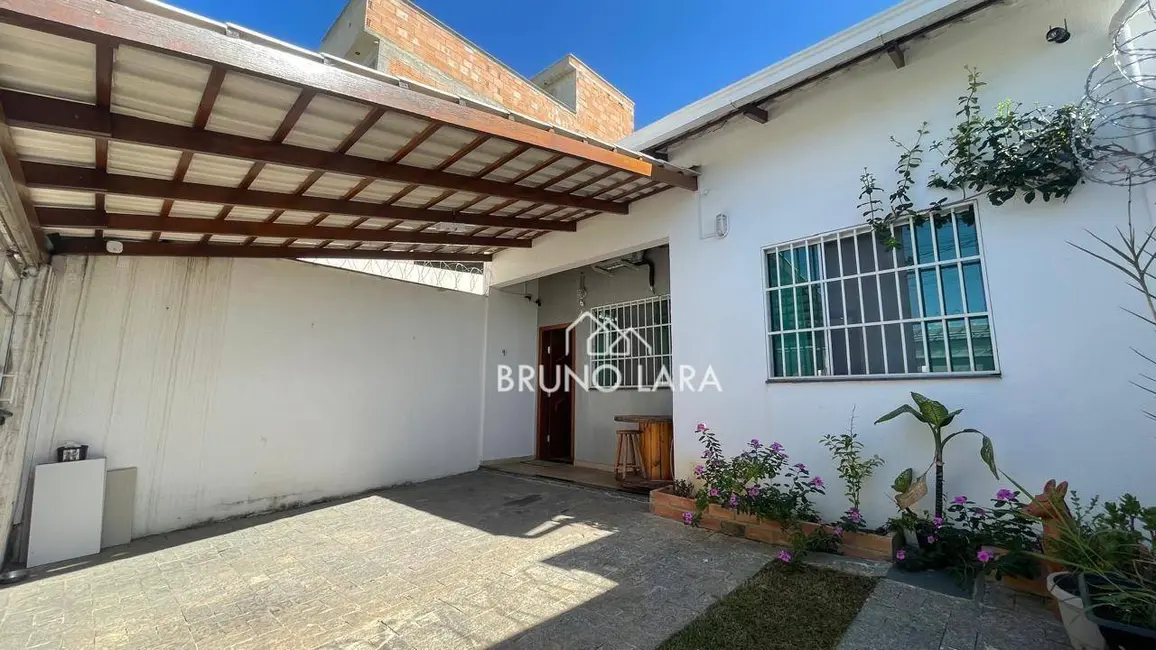 Foto 2 de Casa com 2 quartos à venda, 120m2 em Vila Verde, Betim - MG