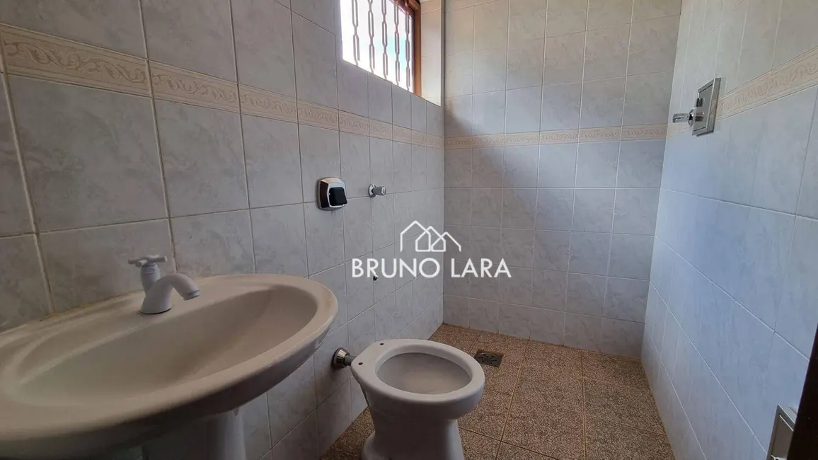 Casa com 2 quartos para alugar, 500m2 em Centro, Igarape - MG - imagem 6 Foto 6 de Casa com 2 quartos para alugar, 500m2 em Centro, Igarape - MG