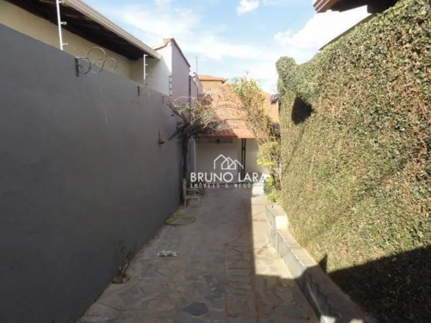 Foto 3 de Casa com 5 quartos para alugar, 120m2 em Centro, Igarape - MG