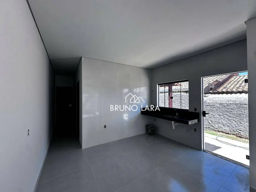 Foto 3 de Casa com 2 quartos à venda, 180m2 em Sao Joaquim De Bicas - MG