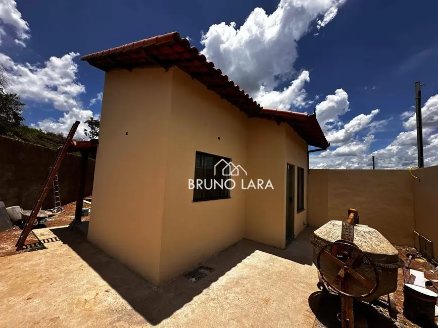 Foto 2 de Casa com 2 quartos à venda, 180m2 em Sao Joaquim De Bicas - MG