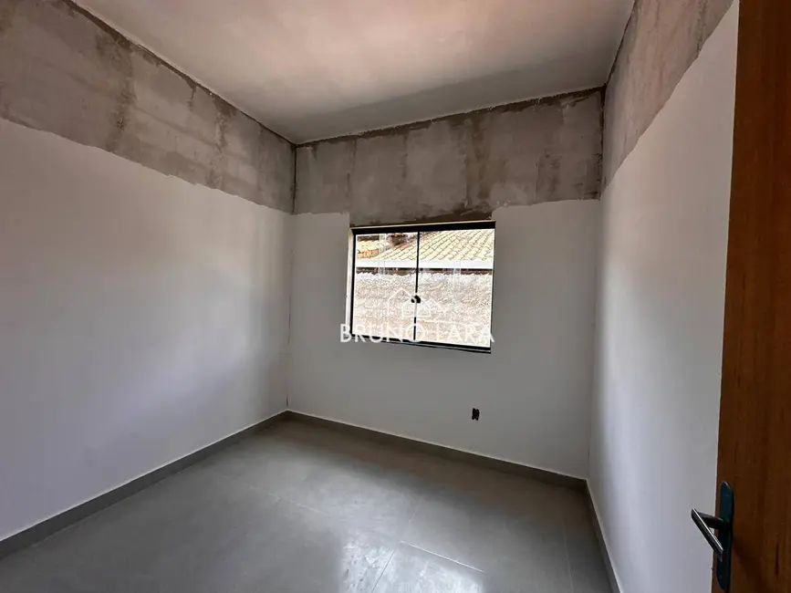Foto 1 de Casa com 2 quartos à venda, 180m2 em Sao Joaquim De Bicas - MG