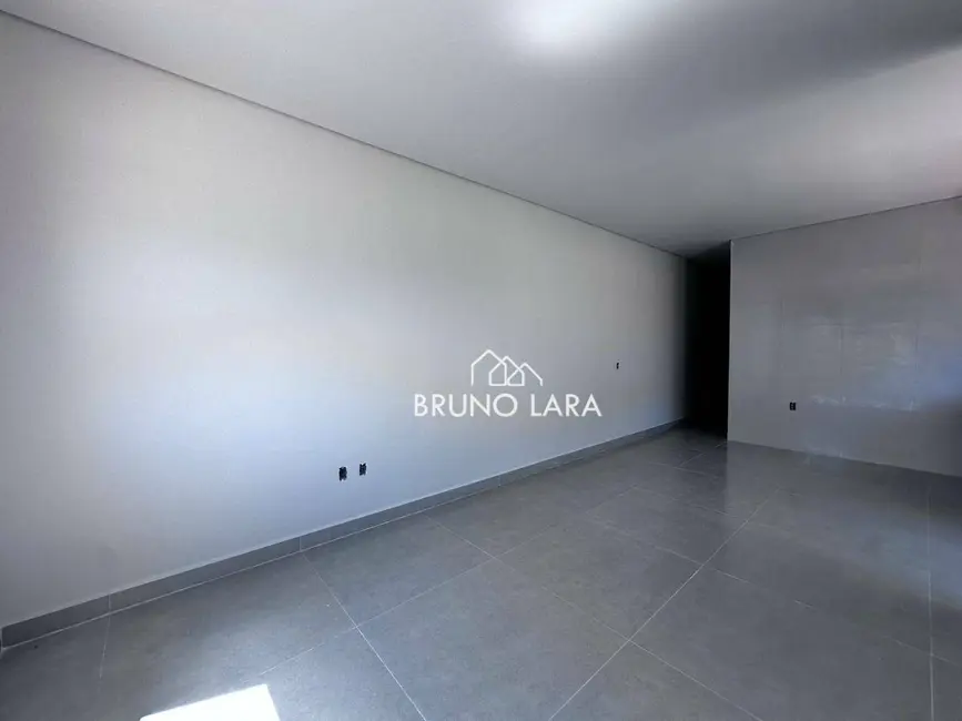 Foto 2 de Casa com 2 quartos à venda, 180m2 em Sao Joaquim De Bicas - MG