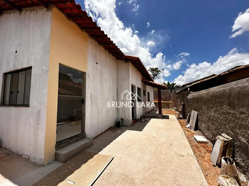 Foto 1 de Casa com 2 quartos à venda, 180m2 em Sao Joaquim De Bicas - MG