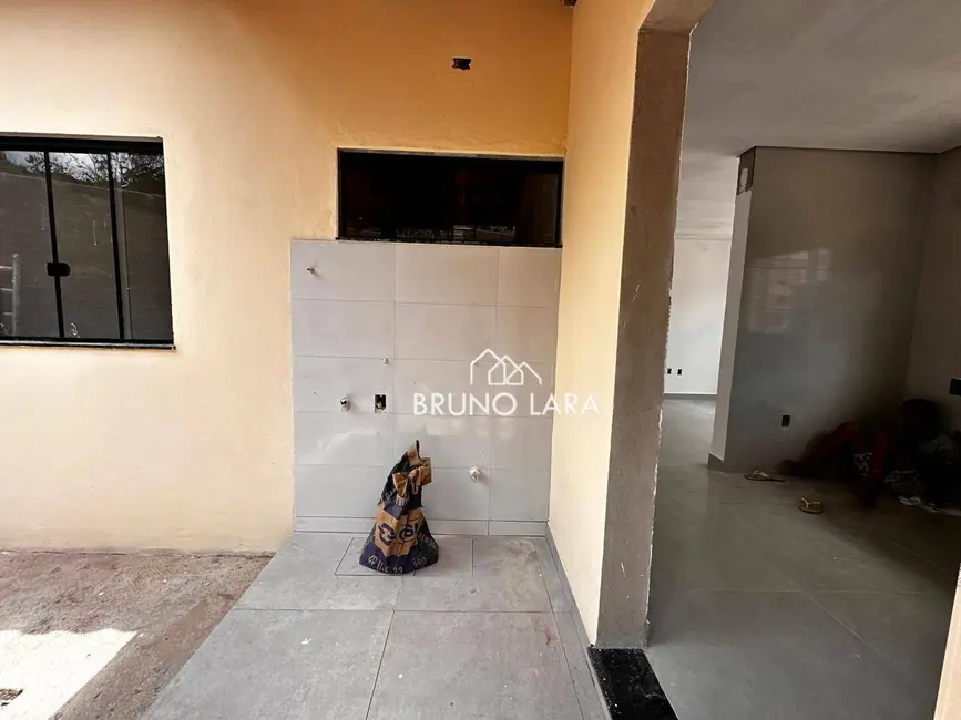 Foto 2 de Casa com 2 quartos à venda, 180m2 em Sao Joaquim De Bicas - MG