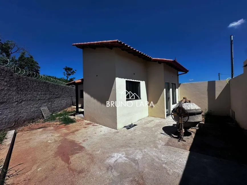 Foto 3 de Casa com 2 quartos à venda, 180m2 em Sao Joaquim De Bicas - MG