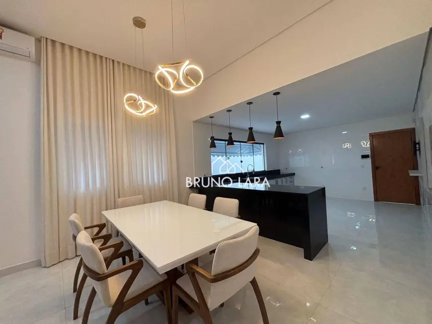 Foto 2 de Casa com 3 quartos à venda, 360m2 em Igarape - MG