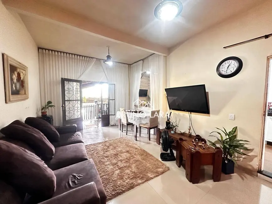 Foto 3 de Casa com 3 quartos à venda, 800m2 em Igarape - MG