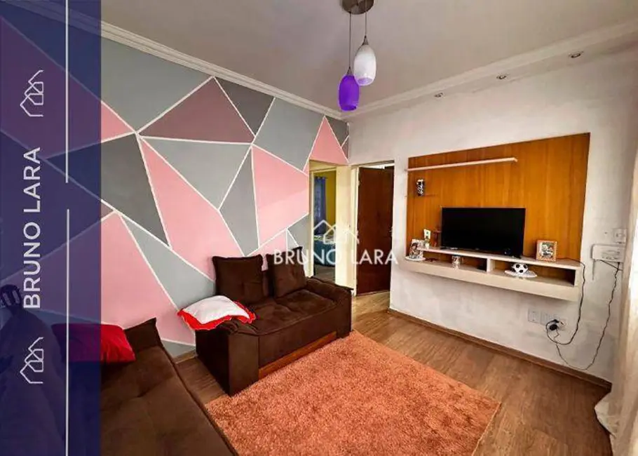 Foto 1 de Casa com 2 quartos à venda, 180m2 em Igarape - MG