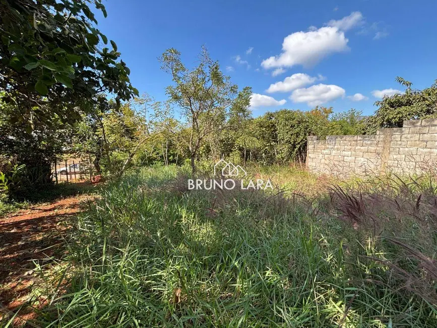 Foto 2 de Terreno / Lote à venda, 360m2 em Igarape - MG