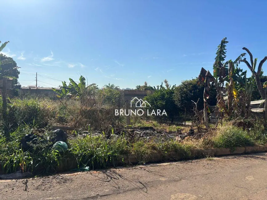 Foto 2 de Terreno / Lote à venda, 360m2 em Igarape - MG