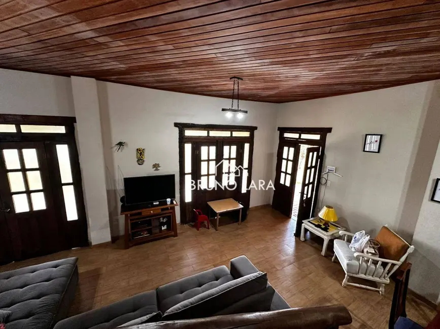 Sítio / Rancho com 3 quartos à venda, 2000m2 em Igarape - MG - imagem 4 Foto 4 de Sítio / Rancho com 3 quartos à venda, 2000m2 em Igarape - MG