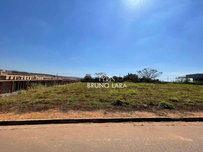 Foto 2 de Terreno / Lote à venda, 1131m2 em Igarape - MG