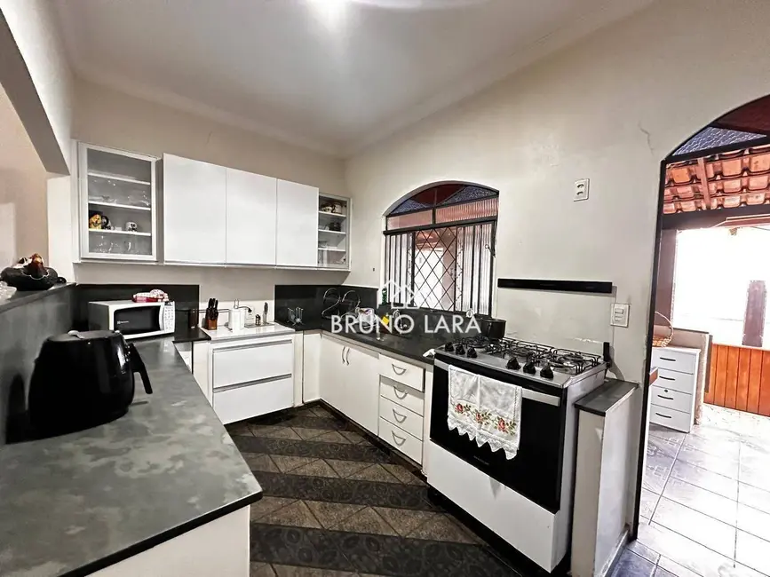 Casa com 4 quartos à venda, 360m2 em Igarape - MG - imagem 5 Foto 5 de Casa com 4 quartos à venda, 360m2 em Igarape - MG