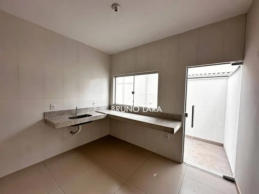 Foto 4 de Casa com 2 quartos à venda, 120m2 em Sao Joaquim De Bicas - MG